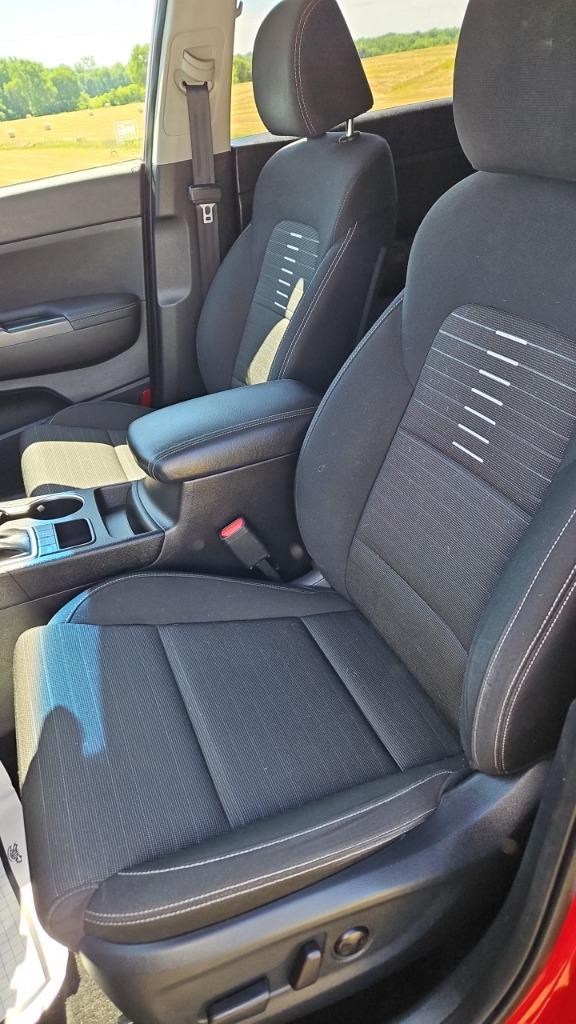 2020 Kia Sportage LX - Photo 6